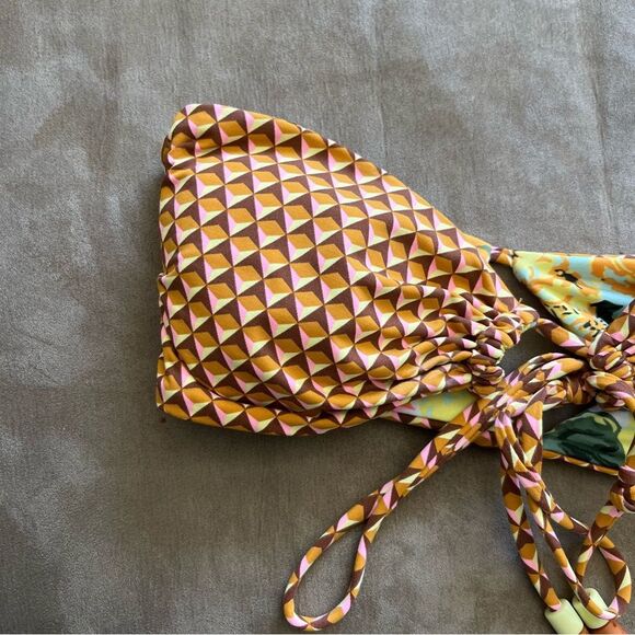 NEW Maaji KALEIDOSCOPE Reversible Bandeau Bikini Top Size Medium - Picture 9 of 9